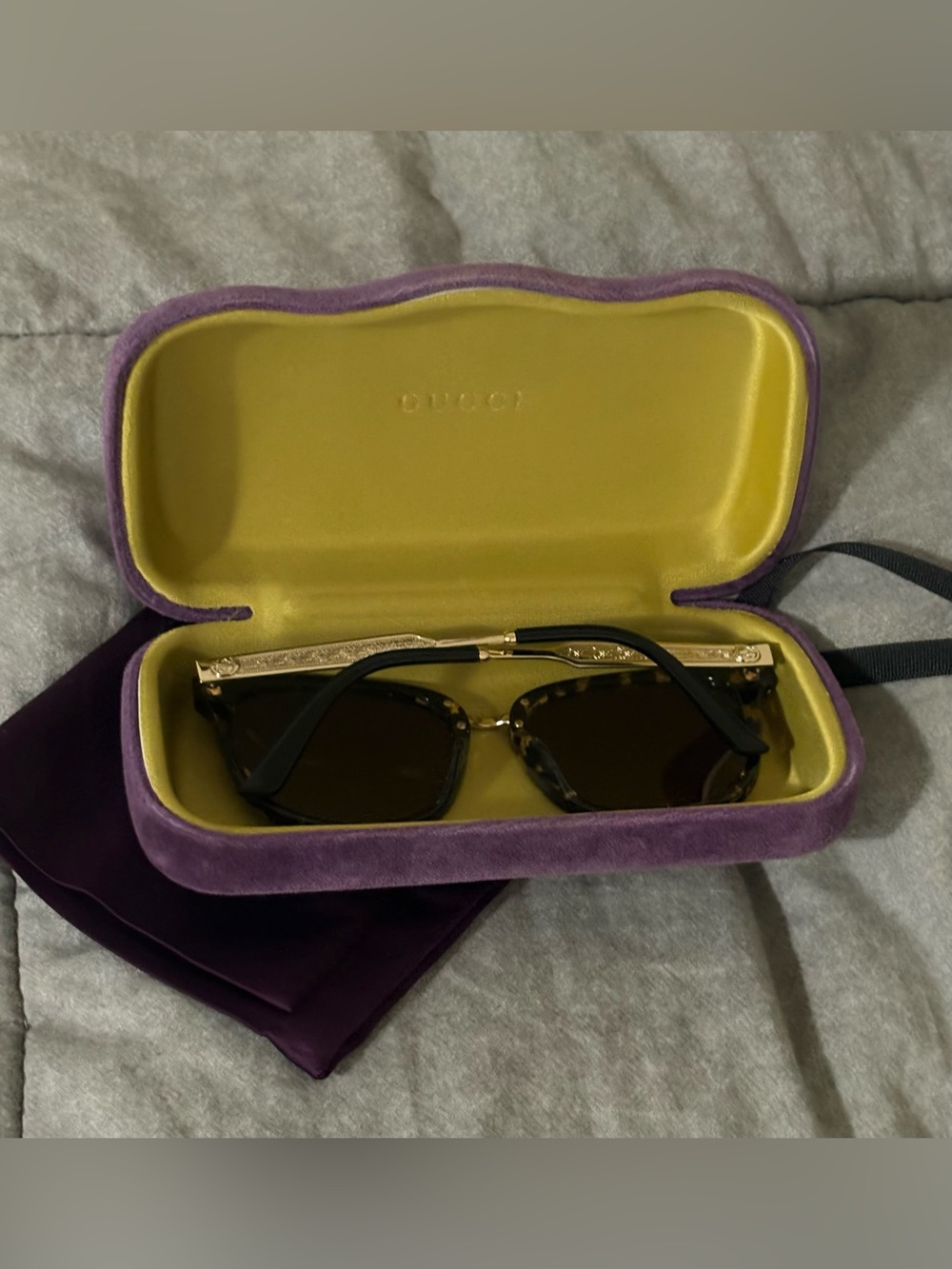 Gucci Oversized Tinted Sunglasses - Picture 3 of 4